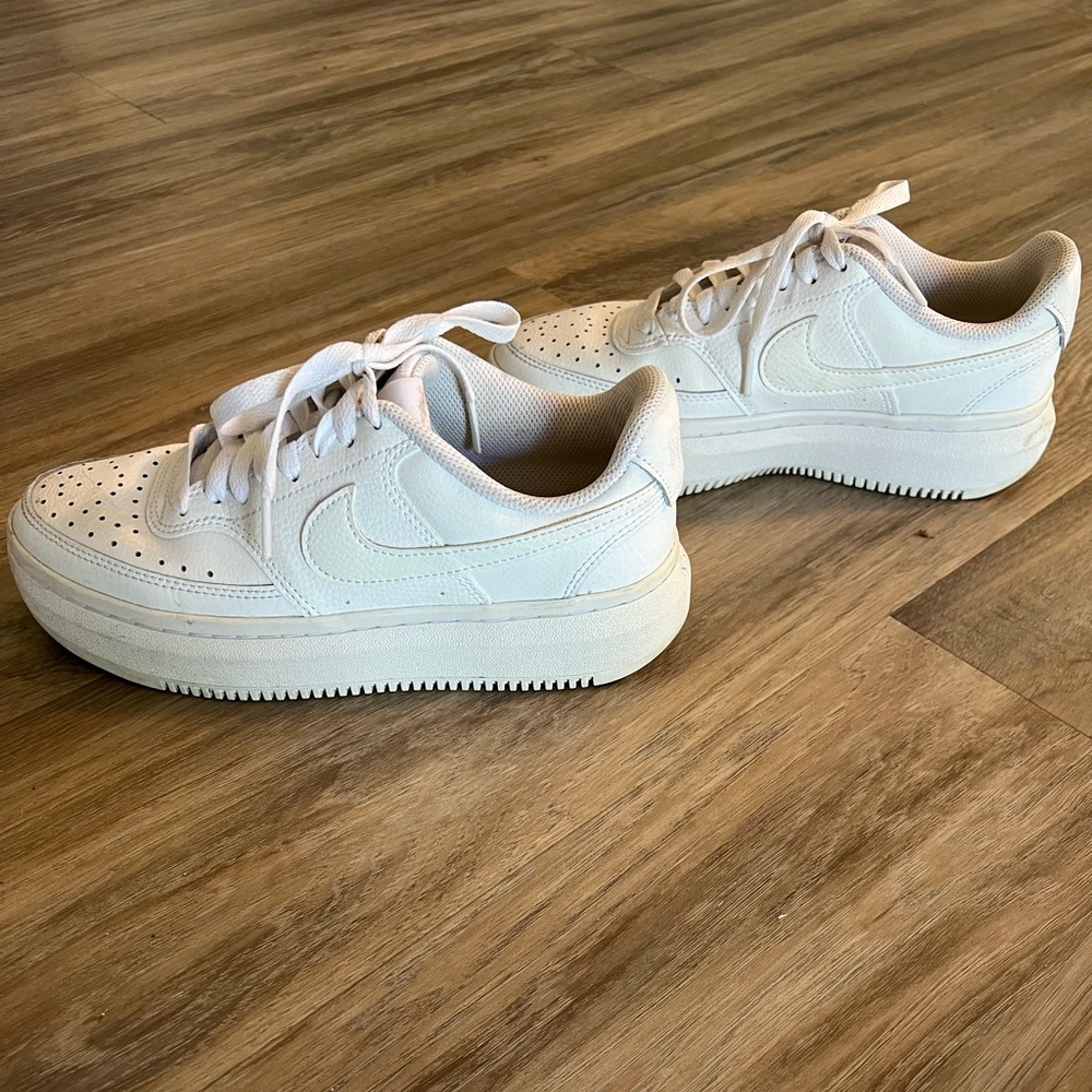 white nike air force